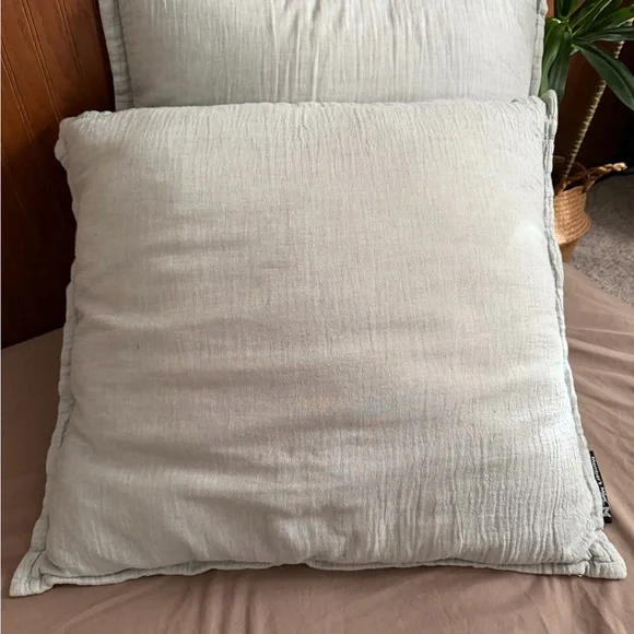 Elegant Cream Pillow Set - Picture 2 of 5